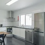 Holiday home Modern 3Br Home, Ac In All Rooms, Walk To 2 Beaches, Private Patio, Washer & Dryer *
