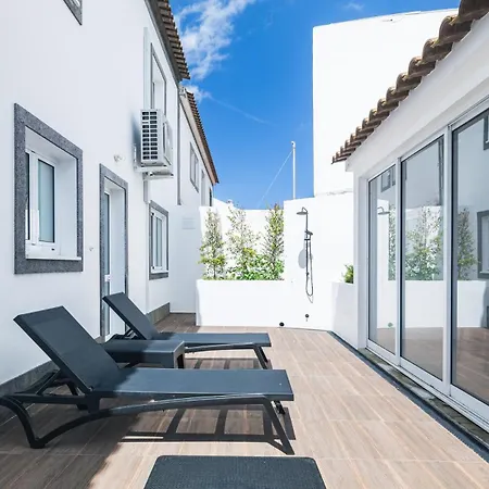 Modern 3br Home, Ac In Rooms, Walk To 2 Beaches, Private Patio, Washer & Dryer 펜션 *