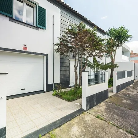 Holiday home Modern 3Br Home, Ac In All Rooms, Walk To 2 Beaches, Private Patio, Washer & Dryer *