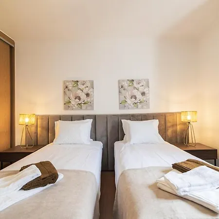 Сasa de vacaciones Casa Moderna - New Stylish With Private Outdoor Dining Patio, Ac, Washer And Dryer - Near & Shops