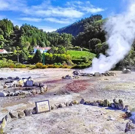 Casa Moderna - New Stylish With Private Outdoor Dining Patio, Ac, Washer And Dryer - Near & Shops * Ribeira Grande