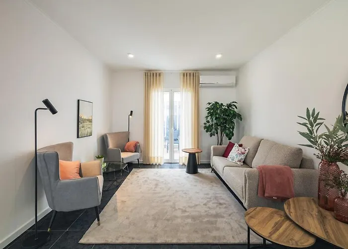 Casa Moderna - New Stylish With Private Outdoor Dining Patio, Ac, Washer And Dryer - Near & Shops Ribeira Grande