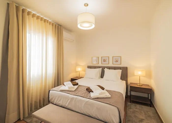 Casa Moderna - New Stylish With Private Outdoor Dining Patio, Ac, Washer And Dryer - Near & Shops Dom wakacyjny Ribeira Grande