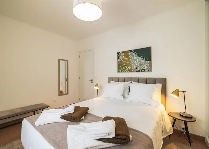 Dom wakacyjny Casa Moderna - New Stylish With Private Outdoor Dining Patio, Ac, Washer And Dryer - Near & Shops *