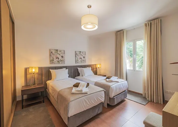 Casa Moderna - New Stylish With Private Outdoor Dining Patio, Ac, Washer And Dryer - Near & Shops *